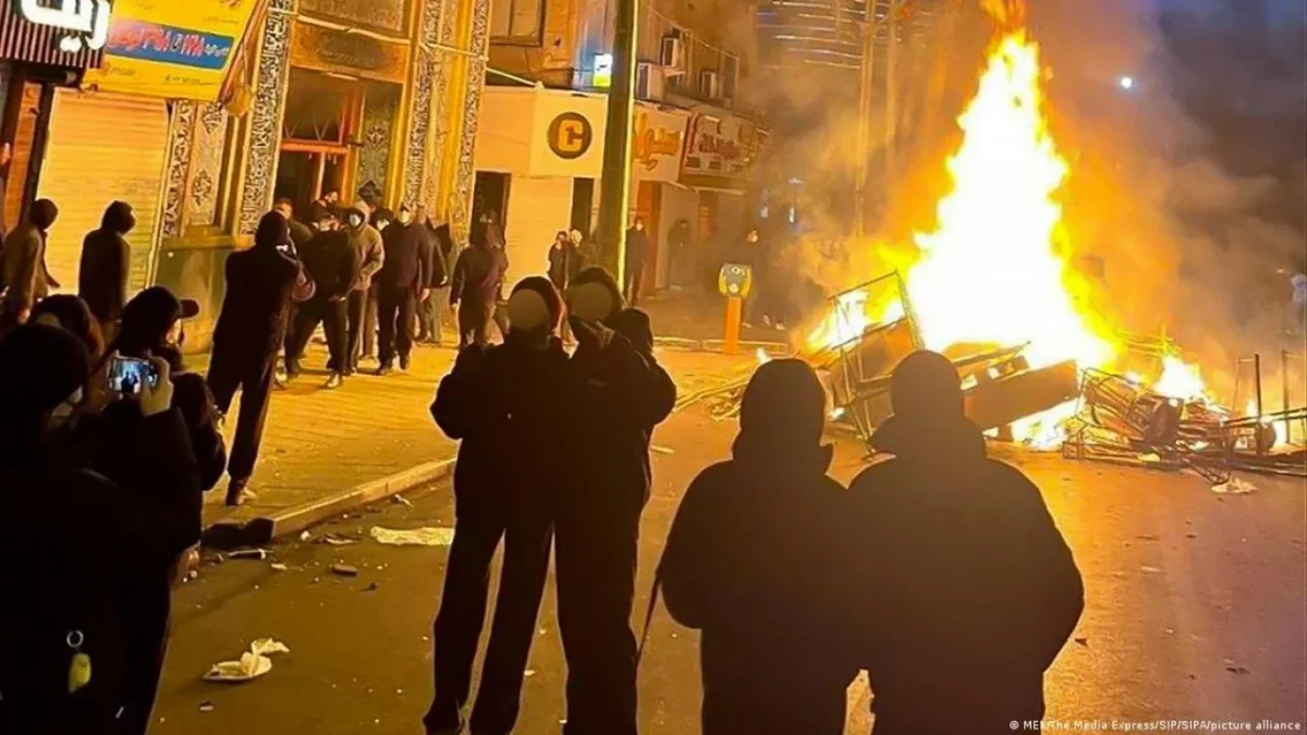 3 ülke İran'a karşı ilk kurşunu sıktı