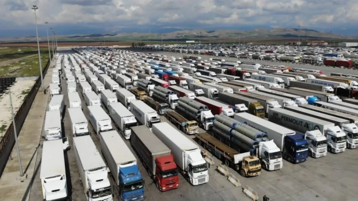 Stratejik konumu ve sınır ticaretindeki kilit rolüyle öne çıkan Habur Gümrük Kapısı