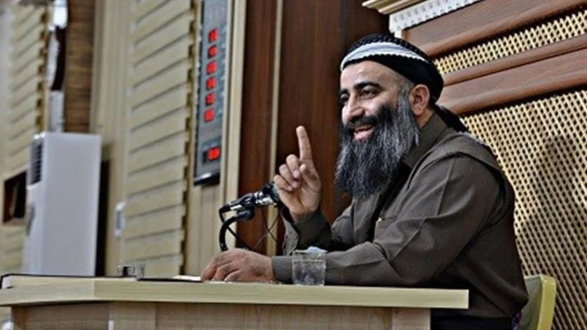 Topraklarımızı karış karış sattınız kafir oldunuz defolun gidin