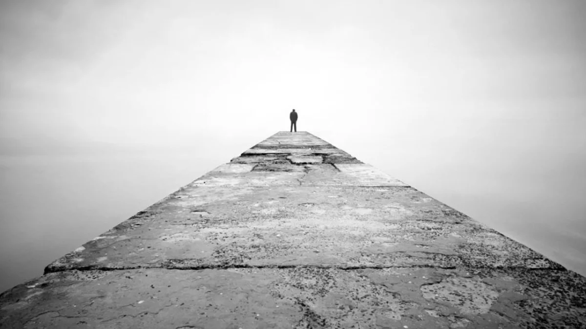 Acıbadem Eskişehir Hastanesi Uzman Psikolog Beste Çokaygil, kendini yalnız hissetmenin her zaman "yalnızlık" anlamına gelmediğini