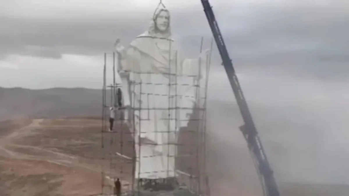 Heykel, Suriye sınırına yakın, kuzey Bekaa Vadisi’ndeki Kaa sınır köyünde bulunuyor