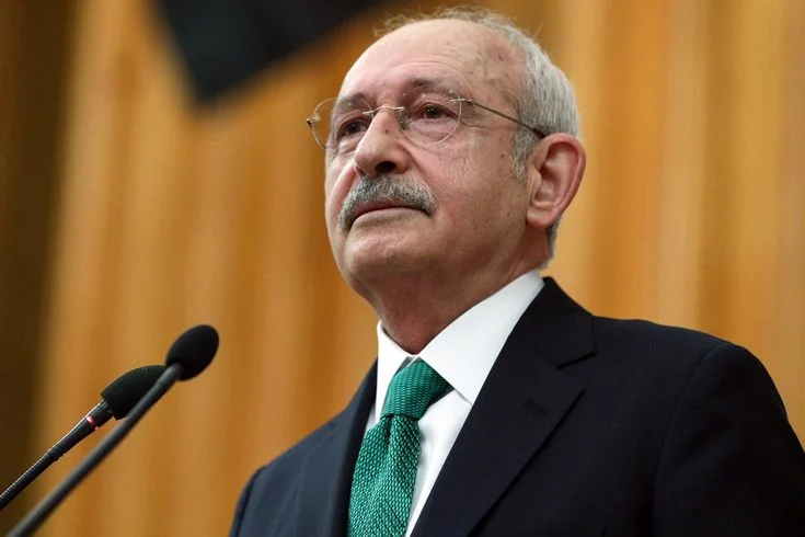 CHP küçüldükçe küçülüyor