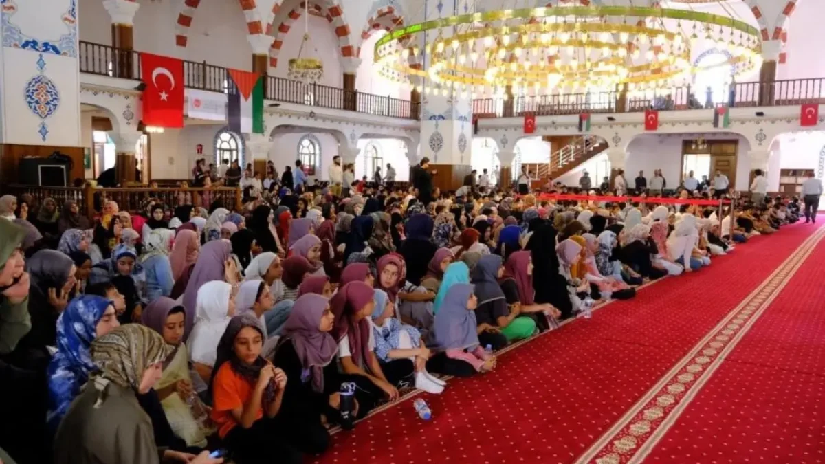 Van’ın İpekyolu İlçe Müftülüğü tarafından düzenlenen yaz Kur’an kursunda